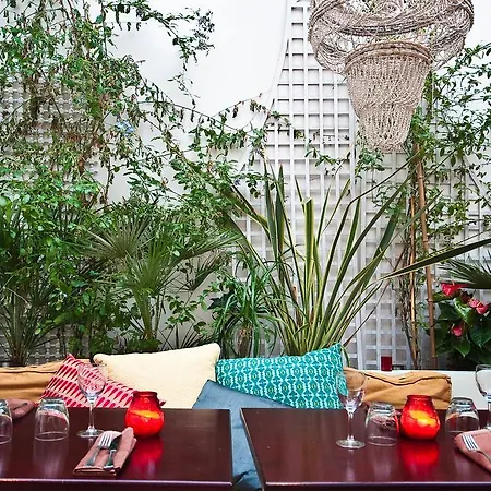 Hotel Denfert-montparnasse 2*